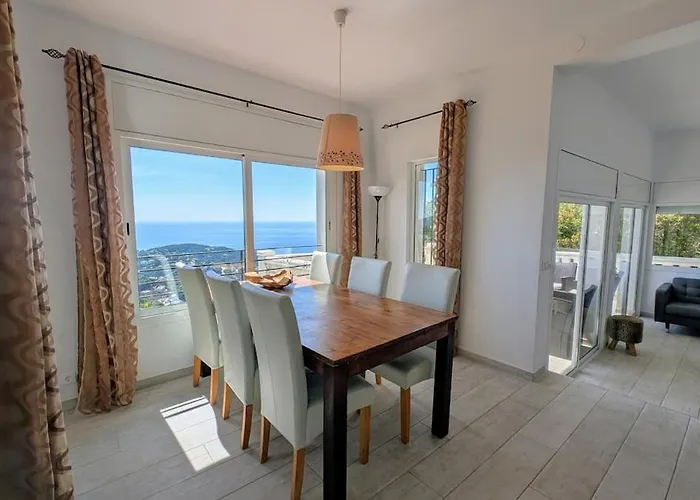 Celeste, Private Pool With Sea View, 15pers Villa Lloret de Mar