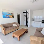 Celeste, Private Pool With Sea View, 15pers Вилла