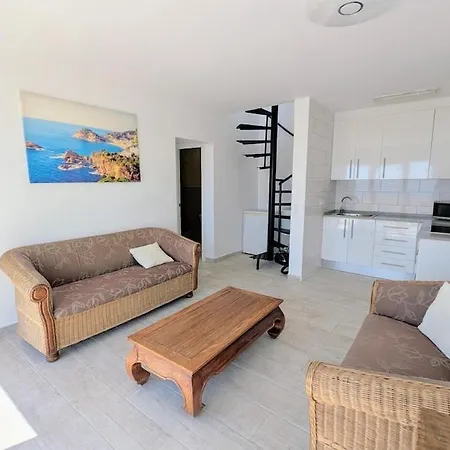 Celeste, Private Pool With Sea View, 15pers Вилла