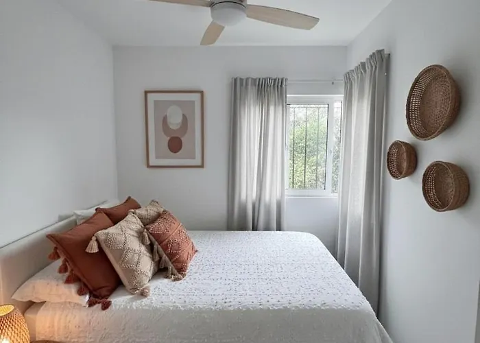 Celeste, Private Pool With Sea View, 15pers Vila Lloret de Mar