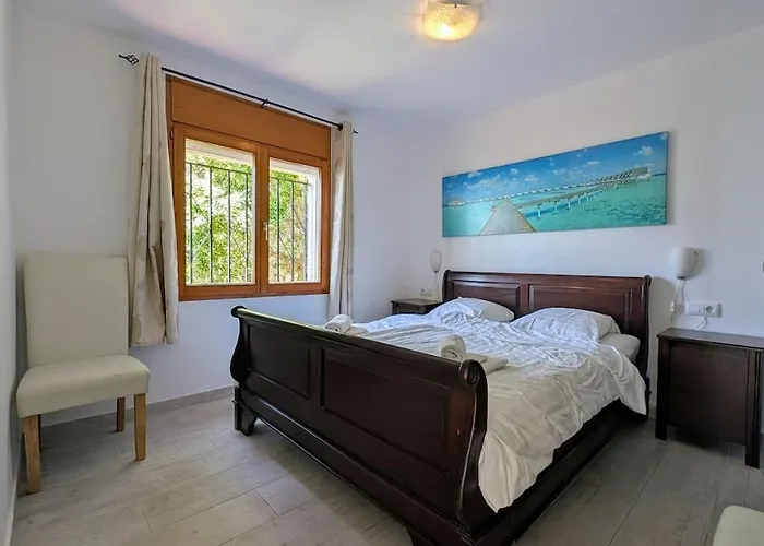 Celeste, Private Pool With Sea View, 15pers Vila Lloret de Mar