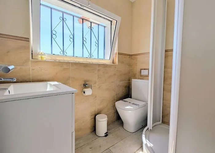 Celeste, Private Pool With Sea View, 15pers Vila *