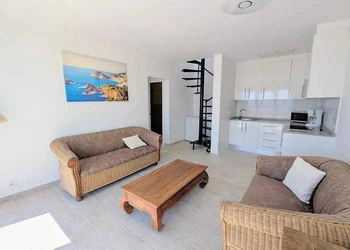 Celeste, Private Pool With Sea View, 15pers Vila