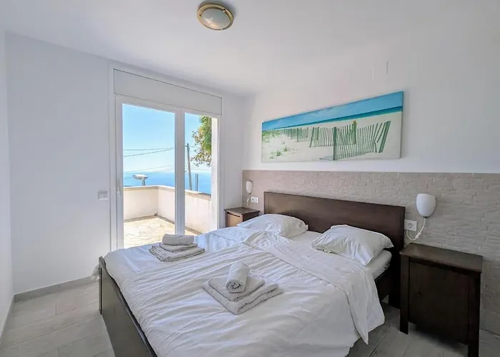 Villa Celeste, Private Pool With Sea View, 15pers Lloret de Mar