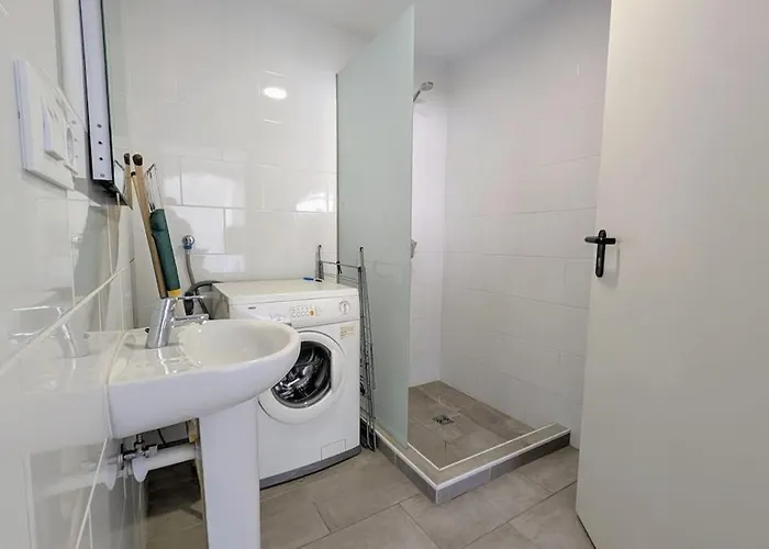 Celeste, Private Pool With Sea View, 15pers Vila Lloret de Mar