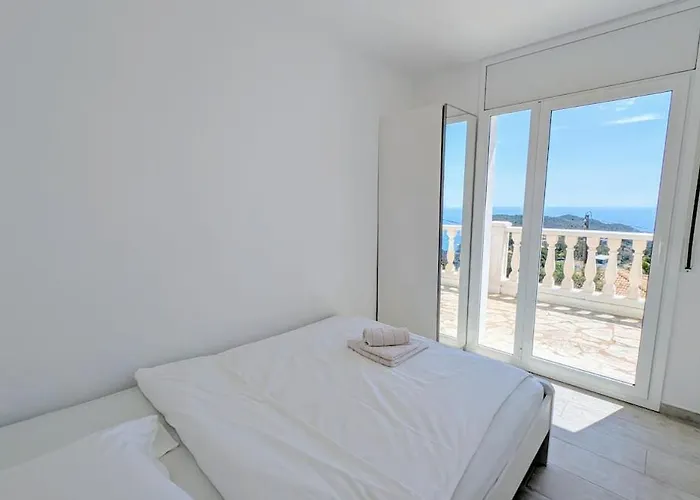 Celeste, Private Pool With Sea View, 15pers Villa *